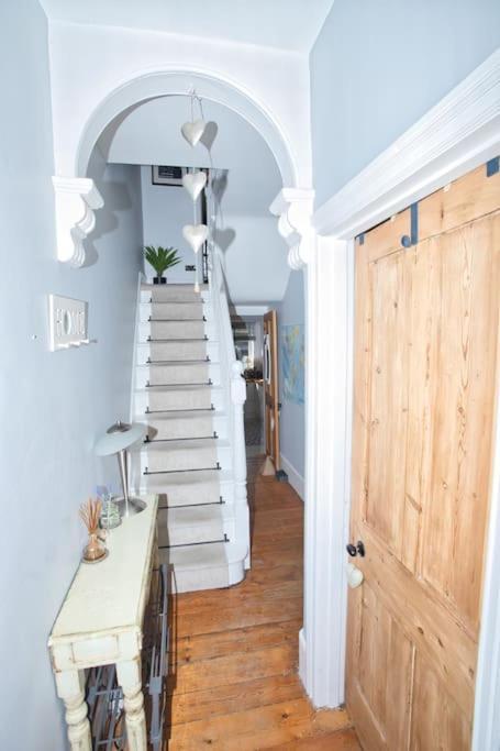 Restful And Cosy 4 Bed Home Minutes From The Beach Sandgate Exterior foto