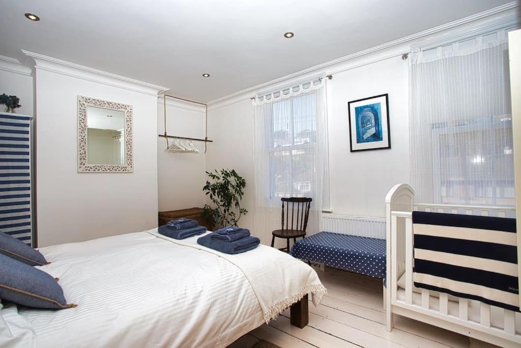 Restful And Cosy 4 Bed Home Minutes From The Beach Sandgate Exterior foto