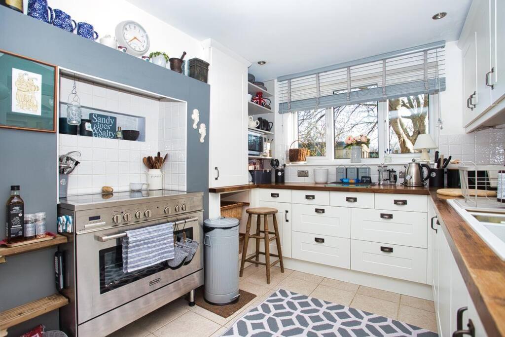 Restful And Cosy 4 Bed Home Minutes From The Beach Sandgate Exterior foto